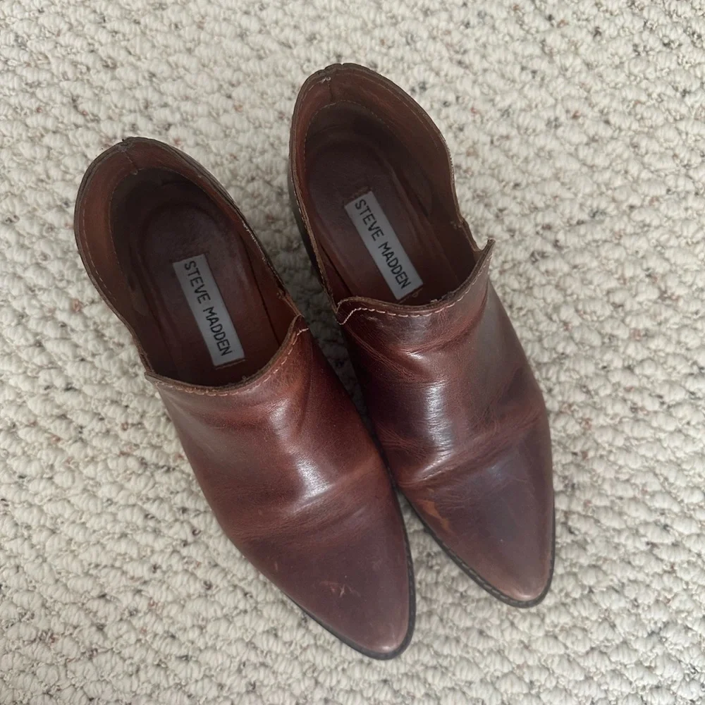 Steve Madden Brown Leather Austin  Ankle Booties